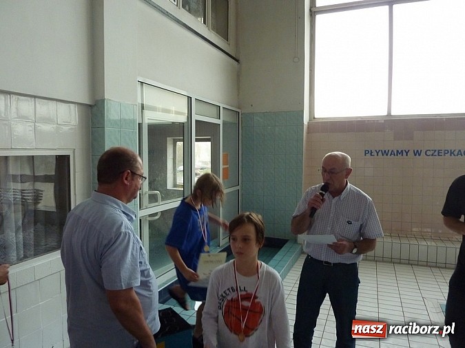Zdjęcie w galerii na portalu naszraciborz.pl: Pływackie Mikołajki na pływalni PWSZ wiadomości z regionu