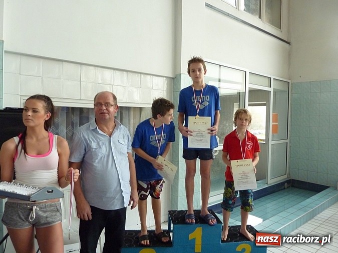 Zdjęcie w galerii na portalu naszraciborz.pl: Pływackie Mikołajki na pływalni PWSZ wiadomości z regionu