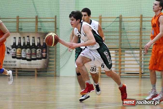 Zdjęcie w galerii na portalu naszraciborz.pl: Koszykówka. Święty Mikołaj łaskawy dla Katowic wiadomości z regionu