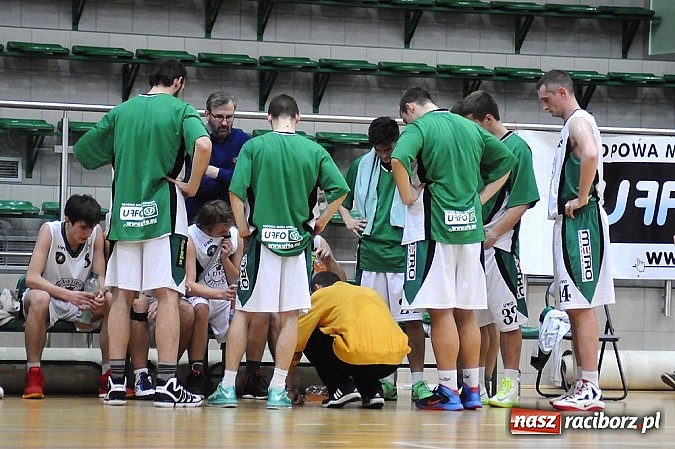 Zdjęcie w galerii na portalu naszraciborz.pl: Koszykówka. Święty Mikołaj łaskawy dla Katowic wiadomości z regionu