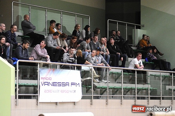 Zdjęcie w galerii na portalu naszraciborz.pl: Koszykówka. Święty Mikołaj łaskawy dla Katowic wiadomości z regionu