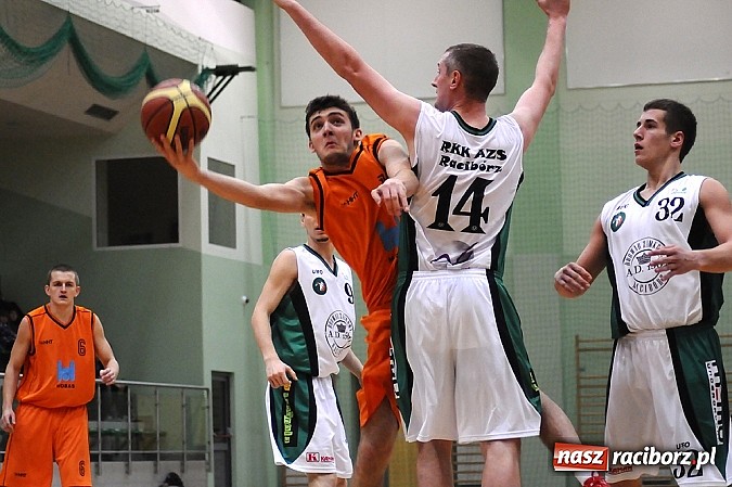 Zdjęcie w galerii na portalu naszraciborz.pl: Koszykówka. Święty Mikołaj łaskawy dla Katowic wiadomości z regionu