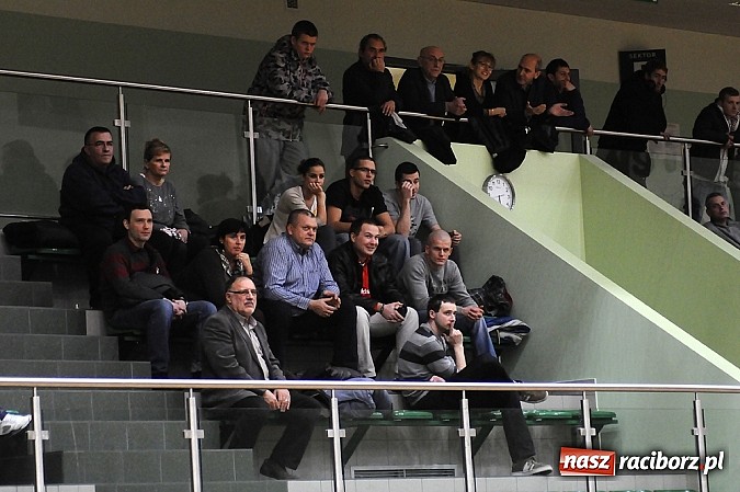 Zdjęcie w galerii na portalu naszraciborz.pl: Koszykówka. Święty Mikołaj łaskawy dla Katowic wiadomości z regionu