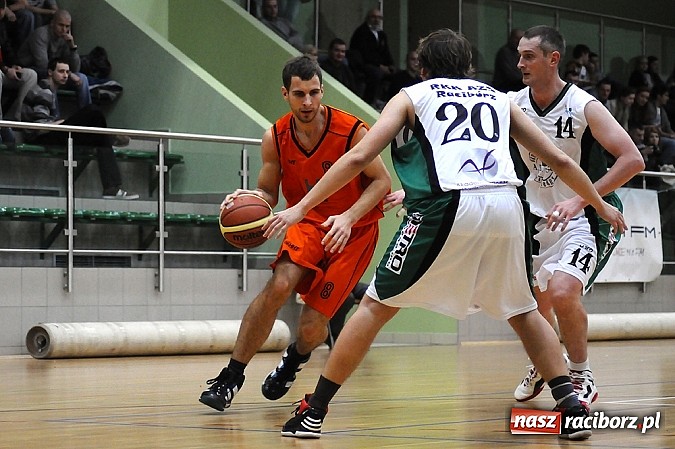 Zdjęcie w galerii na portalu naszraciborz.pl: Koszykówka. Święty Mikołaj łaskawy dla Katowic wiadomości z regionu