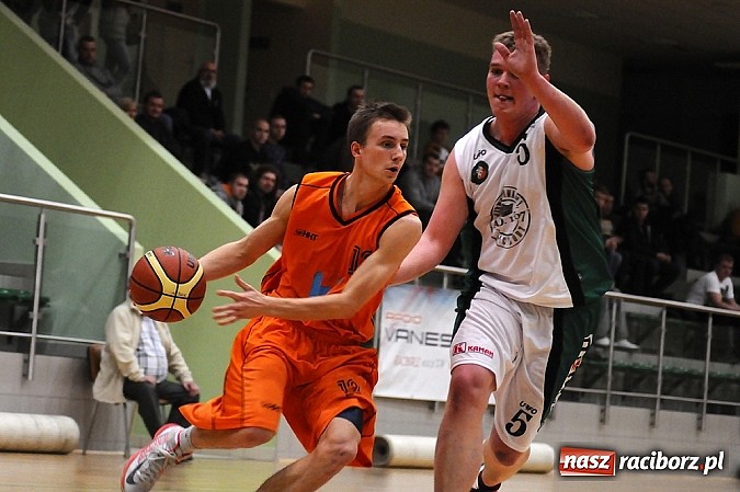 Zdjęcie w galerii na portalu naszraciborz.pl: Koszykówka. Święty Mikołaj łaskawy dla Katowic wiadomości z regionu