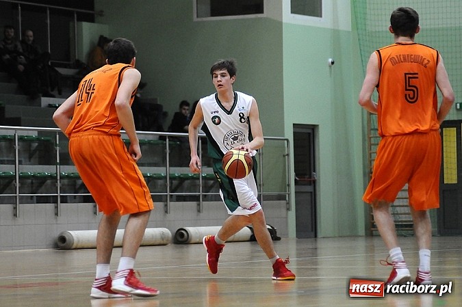 Zdjęcie w galerii na portalu naszraciborz.pl: Koszykówka. Święty Mikołaj łaskawy dla Katowic wiadomości z regionu