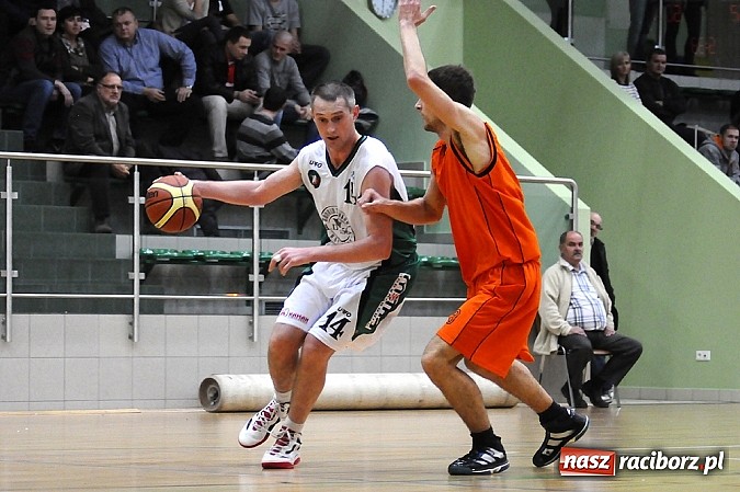 Zdjęcie w galerii na portalu naszraciborz.pl: Koszykówka. Święty Mikołaj łaskawy dla Katowic wiadomości z regionu