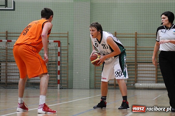 Zdjęcie w galerii na portalu naszraciborz.pl: Koszykówka. Święty Mikołaj łaskawy dla Katowic wiadomości z regionu