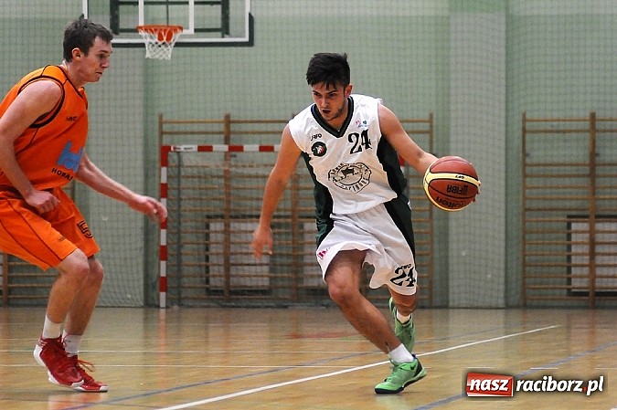 Zdjęcie w galerii na portalu naszraciborz.pl: Koszykówka. Święty Mikołaj łaskawy dla Katowic wiadomości z regionu