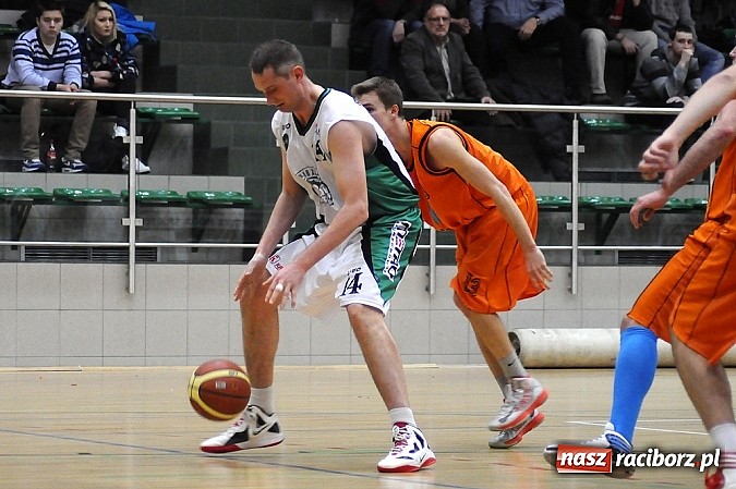 Zdjęcie w galerii na portalu naszraciborz.pl: Koszykówka. Święty Mikołaj łaskawy dla Katowic wiadomości z regionu