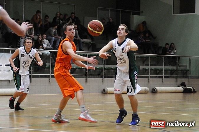 Zdjęcie w galerii na portalu naszraciborz.pl: Koszykówka. Święty Mikołaj łaskawy dla Katowic wiadomości z regionu