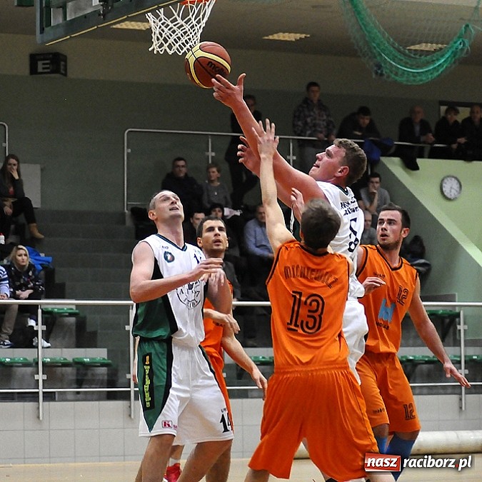 Zdjęcie w galerii na portalu naszraciborz.pl: Koszykówka. Święty Mikołaj łaskawy dla Katowic wiadomości z regionu