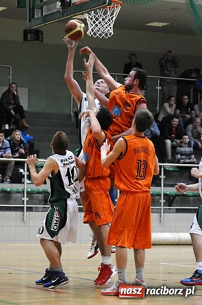 Zdjęcie w galerii na portalu naszraciborz.pl: Koszykówka. Święty Mikołaj łaskawy dla Katowic wiadomości z regionu