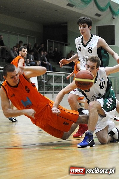 Zdjęcie w galerii na portalu naszraciborz.pl: Koszykówka. Święty Mikołaj łaskawy dla Katowic wiadomości z regionu