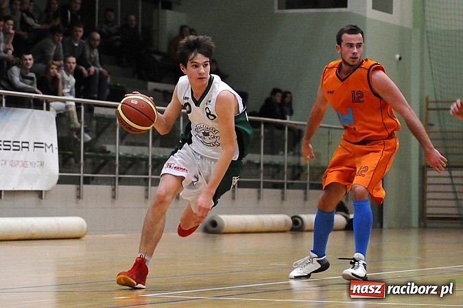 Zdjęcie w galerii na portalu naszraciborz.pl: Koszykówka. Święty Mikołaj łaskawy dla Katowic wiadomości z regionu