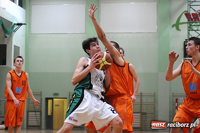 Zdjęcie w galerii na portalu naszraciborz.pl: Koszykówka. Święty Mikołaj łaskawy dla Katowic wiadomości z regionu