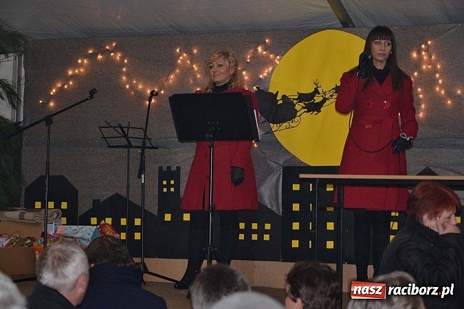 Zdjęcie w galerii na portalu naszraciborz.pl: Św. Mikołaj w Zabełkowie rozdał 150 paczek wiadomości z regionu