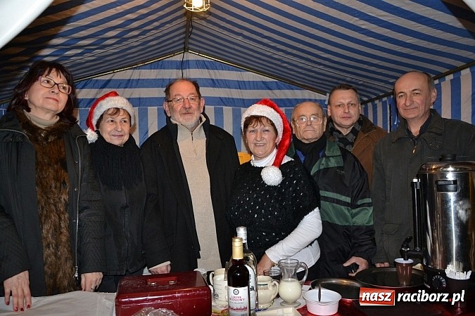 Zdjęcie w galerii na portalu naszraciborz.pl: Św. Mikołaj w Zabełkowie rozdał 150 paczek wiadomości z regionu