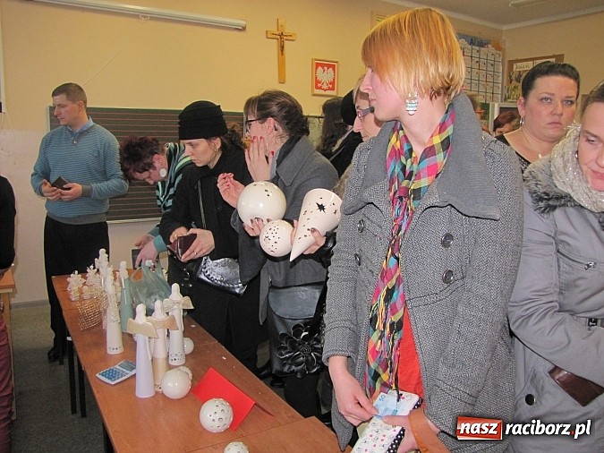 Zdjęcie w galerii na portalu naszraciborz.pl: Tradycyjny kiermasz bożonarodzeniowy w Borucinie wiadomości z regionu