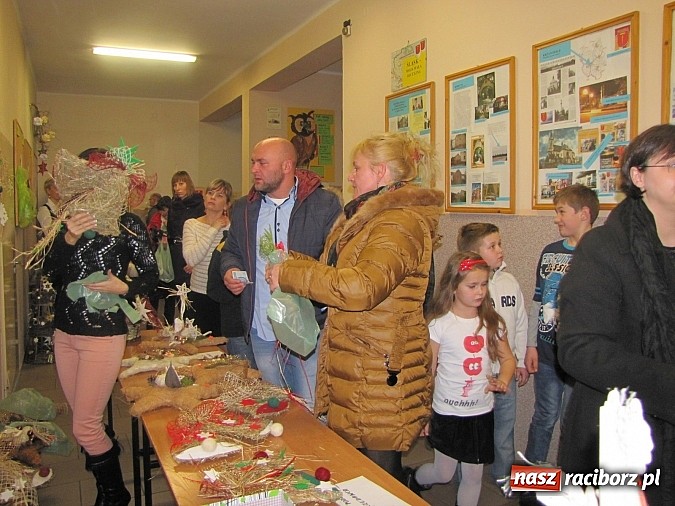 Zdjęcie w galerii na portalu naszraciborz.pl: Tradycyjny kiermasz bożonarodzeniowy w Borucinie wiadomości z regionu