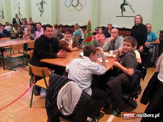 Zdjęcie w galerii na portalu naszraciborz.pl: Tradycyjny kiermasz bożonarodzeniowy w Borucinie wiadomości z regionu