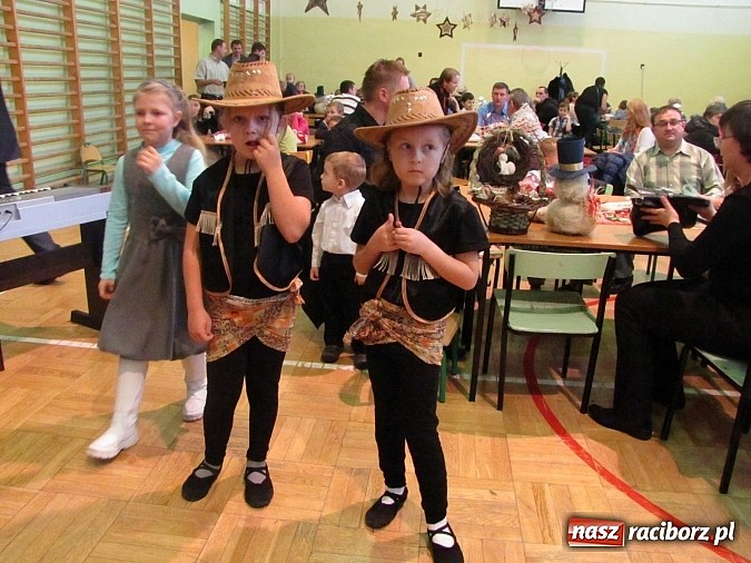 Zdjęcie w galerii na portalu naszraciborz.pl: Tradycyjny kiermasz bożonarodzeniowy w Borucinie wiadomości z regionu
