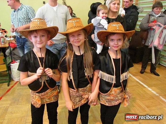 Zdjęcie w galerii na portalu naszraciborz.pl: Tradycyjny kiermasz bożonarodzeniowy w Borucinie wiadomości z regionu