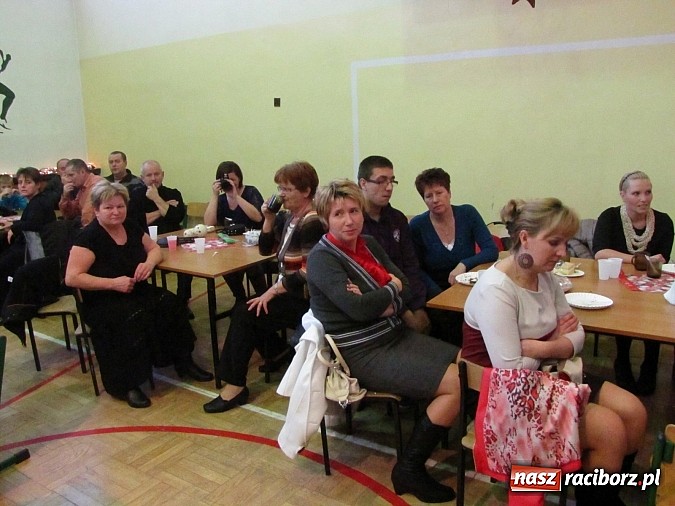 Zdjęcie w galerii na portalu naszraciborz.pl: Tradycyjny kiermasz bożonarodzeniowy w Borucinie wiadomości z regionu