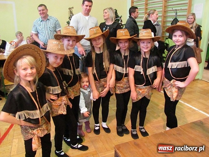 Zdjęcie w galerii na portalu naszraciborz.pl: Tradycyjny kiermasz bożonarodzeniowy w Borucinie wiadomości z regionu