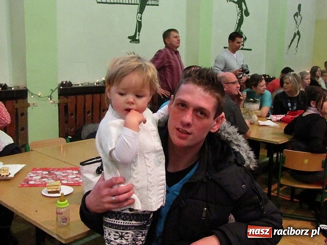 Zdjęcie w galerii na portalu naszraciborz.pl: Tradycyjny kiermasz bożonarodzeniowy w Borucinie wiadomości z regionu