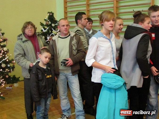 Zdjęcie w galerii na portalu naszraciborz.pl: Tradycyjny kiermasz bożonarodzeniowy w Borucinie wiadomości z regionu