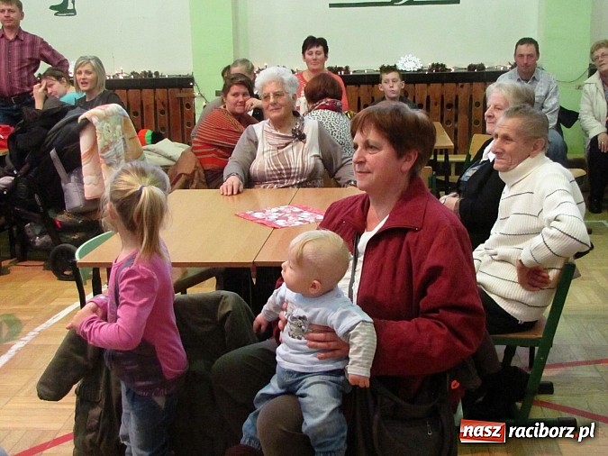 Zdjęcie w galerii na portalu naszraciborz.pl: Tradycyjny kiermasz bożonarodzeniowy w Borucinie wiadomości z regionu