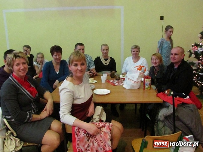 Zdjęcie w galerii na portalu naszraciborz.pl: Tradycyjny kiermasz bożonarodzeniowy w Borucinie wiadomości z regionu