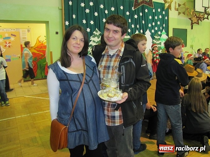 Zdjęcie w galerii na portalu naszraciborz.pl: Tradycyjny kiermasz bożonarodzeniowy w Borucinie wiadomości z regionu