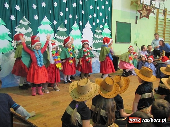 Zdjęcie w galerii na portalu naszraciborz.pl: Tradycyjny kiermasz bożonarodzeniowy w Borucinie wiadomości z regionu