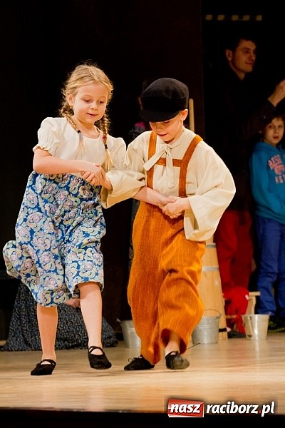 Zdjęcie w galerii na portalu naszraciborz.pl: Źródło tańczyło charytatywnie dla chorej Hani wiadomości z regionu
