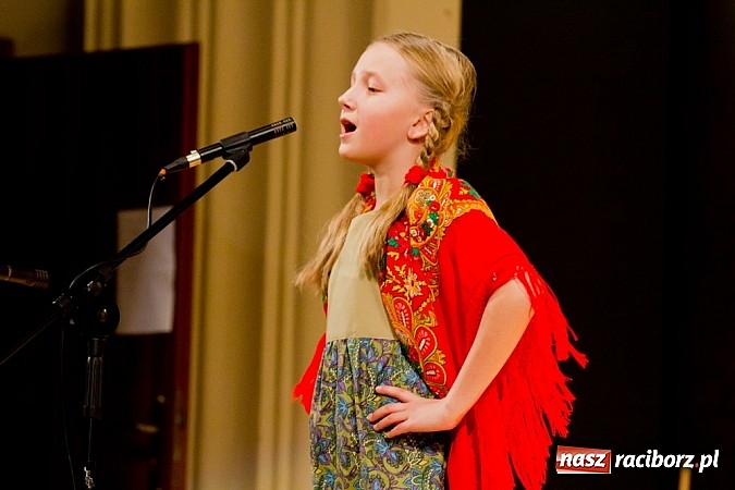 Zdjęcie w galerii na portalu naszraciborz.pl: Źródło tańczyło charytatywnie dla chorej Hani wiadomości z regionu