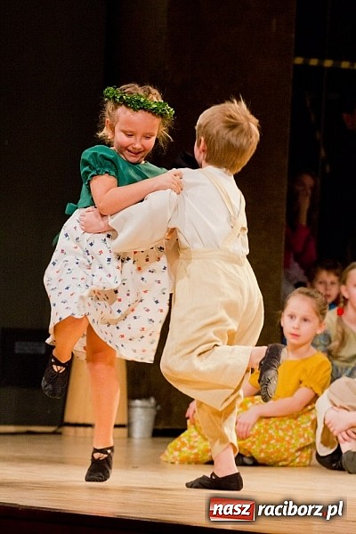 Zdjęcie w galerii na portalu naszraciborz.pl: Źródło tańczyło charytatywnie dla chorej Hani wiadomości z regionu