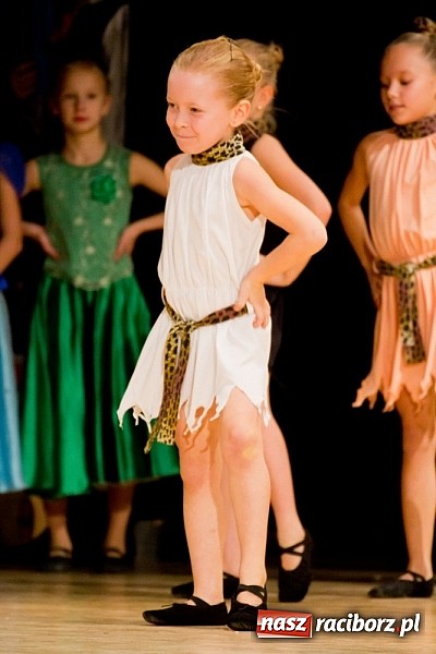 Zdjęcie w galerii na portalu naszraciborz.pl: Źródło tańczyło charytatywnie dla chorej Hani wiadomości z regionu