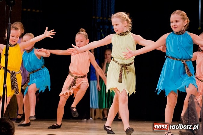 Zdjęcie w galerii na portalu naszraciborz.pl: Źródło tańczyło charytatywnie dla chorej Hani wiadomości z regionu