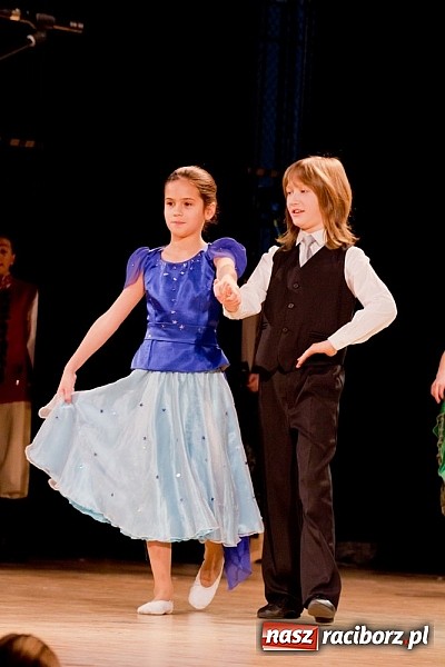 Zdjęcie w galerii na portalu naszraciborz.pl: Źródło tańczyło charytatywnie dla chorej Hani wiadomości z regionu