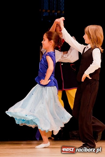 Zdjęcie w galerii na portalu naszraciborz.pl: Źródło tańczyło charytatywnie dla chorej Hani wiadomości z regionu
