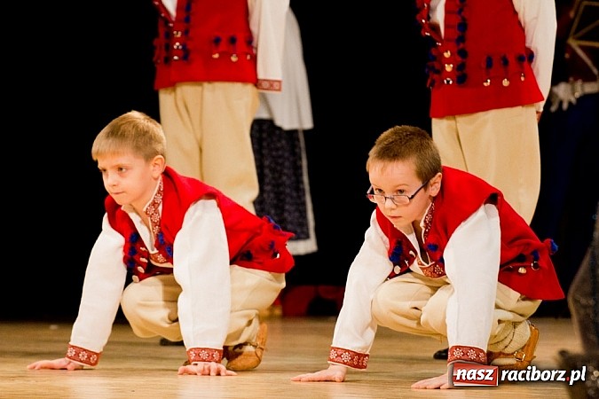 Zdjęcie w galerii na portalu naszraciborz.pl: Źródło tańczyło charytatywnie dla chorej Hani wiadomości z regionu
