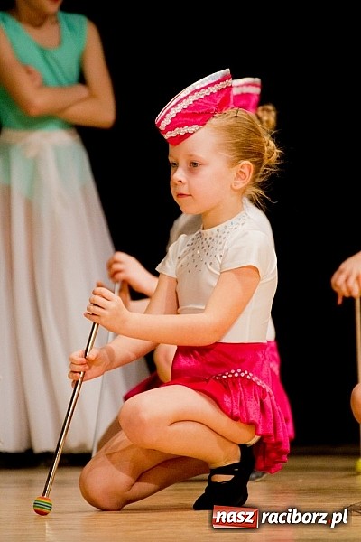 Zdjęcie w galerii na portalu naszraciborz.pl: Źródło tańczyło charytatywnie dla chorej Hani wiadomości z regionu