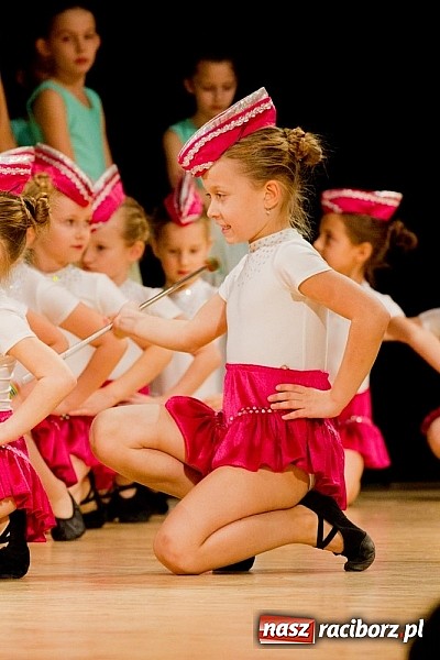 Zdjęcie w galerii na portalu naszraciborz.pl: Źródło tańczyło charytatywnie dla chorej Hani wiadomości z regionu