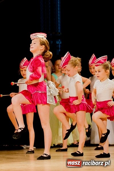 Zdjęcie w galerii na portalu naszraciborz.pl: Źródło tańczyło charytatywnie dla chorej Hani wiadomości z regionu