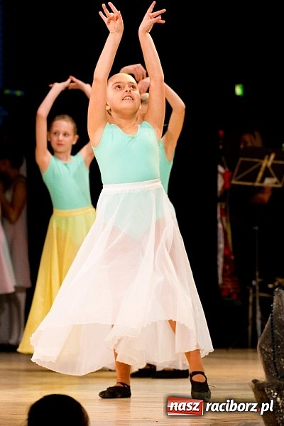Zdjęcie w galerii na portalu naszraciborz.pl: Źródło tańczyło charytatywnie dla chorej Hani wiadomości z regionu