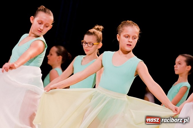 Zdjęcie w galerii na portalu naszraciborz.pl: Źródło tańczyło charytatywnie dla chorej Hani wiadomości z regionu