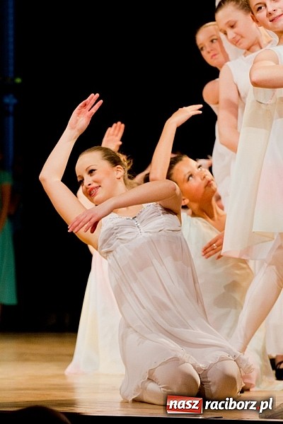 Zdjęcie w galerii na portalu naszraciborz.pl: Źródło tańczyło charytatywnie dla chorej Hani wiadomości z regionu