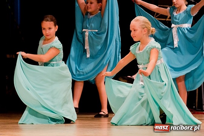 Zdjęcie w galerii na portalu naszraciborz.pl: Źródło tańczyło charytatywnie dla chorej Hani wiadomości z regionu